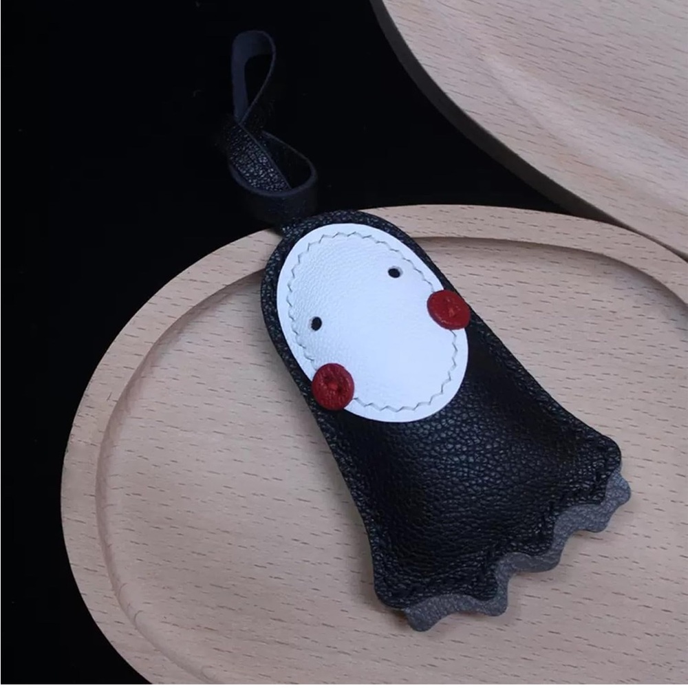 NEW Bag Charm No Face Spirited Away Keychain Black White Miyazaki - Picture 6 of 7